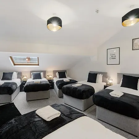 Anfield Cosy Stays - Close To Stadium - Sleeps 14-3